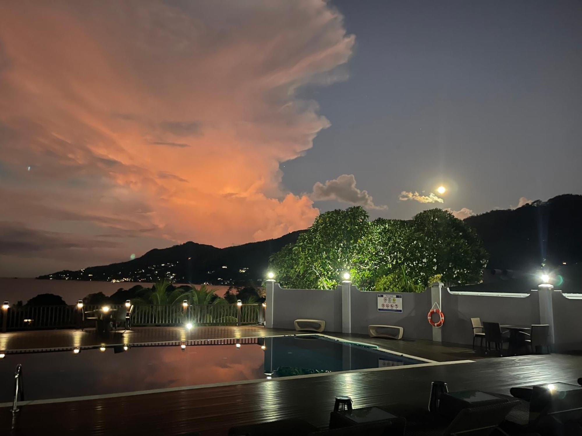 D'Offay Seaview Apartments Vịnh Beau Vallon Ngoại thất bức ảnh